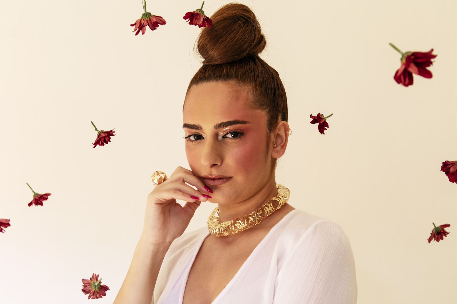 O’leeq pattern  necklace - عرق العليق