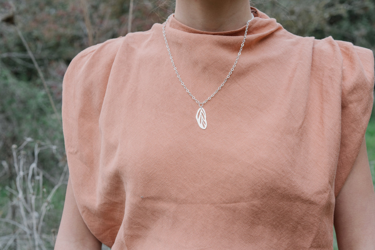 Crack necklace unisex
